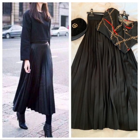 Dresses & Skirts - ✨LAST1✨MADE IN ITALY✨ Gorgeous Pleated Black skirt